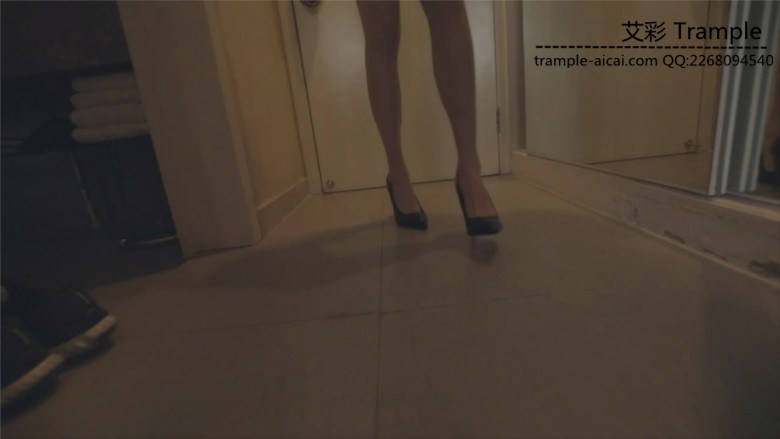 扶桑裸足踩脸脚耳光踩胸口