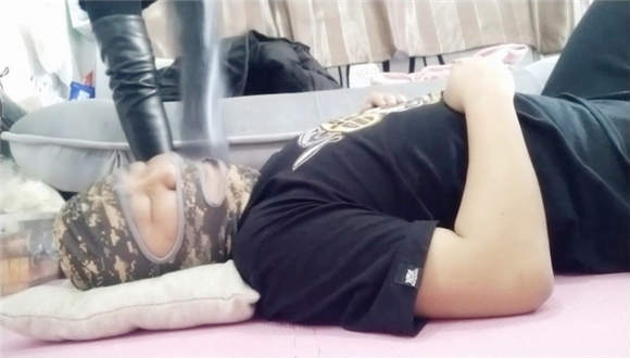 傲柔-调教前来找虐的超贱男