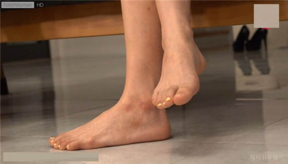 网袜踢裆窒息舔脚 H-200612-5