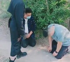 【羽诺】双狗野外闻脚 bf12014