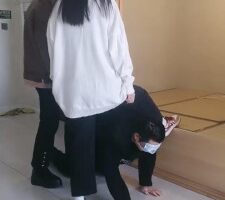 【吴迪】双素人姐妹调教骑马/踩踏/闻舔脚 bf22524