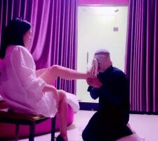 【靡兔】开发陪酒公主做S/舔脏鞋/喝圣水 bf23408