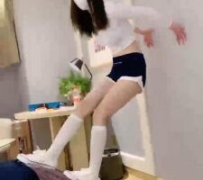 【浅夏大大】运动小妹踩踏狗舔脏鞋底 bf23798