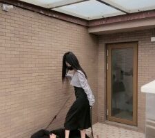 【桃幼幼】圈养教训脚奴-手铐捆绑/鞭打/骑马耳光/关户外囚禁 bf27442