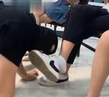 【橙宝】5S学生主-轮流舔鞋骑马转胯/脚踩喂食/气味羞辱 bf30594