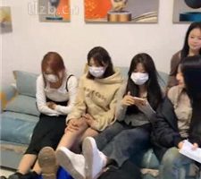 【精神小妹】幸运大转盘-群殴-踢踹踩跺/耳光坐头 bf34762