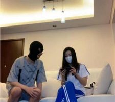 【宝爷】反差女学生霸凌贫困生 bf35676