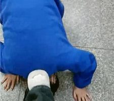 【爱可呀】母畜-遛狗爬行/舔毛拖鞋/舔素人长靴/闻棉袜 bf36952