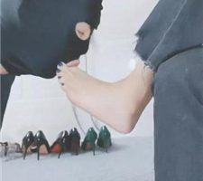 【灵竹】反绑强制舔脚/胯下辱/闻舔高跟 JS240109-7