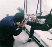 【大小姐】跪舔高帮帆布鞋白袜/鞭打/手铐捆绑 bf38209