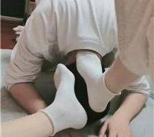 【女神mio】吮吸脚趾缝/迷恋白棉袜狂舔 JS240416-4