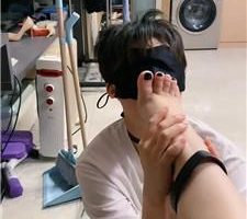 【小羊】沉浸式裸足恋足狂舔 JS240424-14