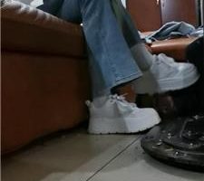 【文文文】桌底视角-玩素人的棉袜脚 JS240430-5