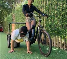 【红焱】庄园式调-高贵公主S-人力拉车-黑丝踩踏-踩踏喂食 bf41466