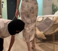 梦露ep3 露露的口水沐浴 遛狗飞踹锁喉 闻脚丝袜脚踩脸 YC-240627-2