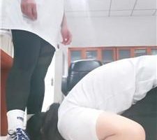 【璃茉】母畜-骑狗背/运动鞋白袜胯下辱 JS240703-5