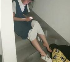 【雯雯可劲吃】职高女生楼梯间调狗【完整版】JS240707-5