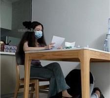 【御妍】素人S-原味短丝桌底伺候【四视角版】 JS240710-9