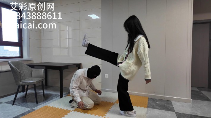 『chnnsct1818』史无前例！乖乖女高的极度残忍殴打 YC-240918-4