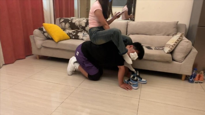 【208宿舍】室内骑乘狗子 YC-240912