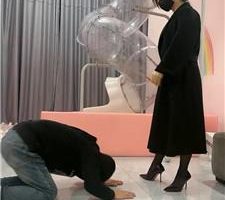 【辣吃多的辣姐】漆皮高跟踩踏贱狗 bf47152