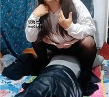 【伪娘和人妻】原味丝袜脚恋足舔/sp JS241119-7