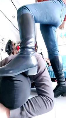 【李老师】长靴白袜全体重踩踏 bf47472