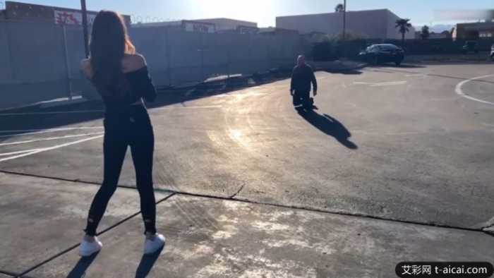 7000美刀极度羞辱ATM奴!大街上下跪交钱舔脏鞋底被当狗遛+踢裆!O-210828-9