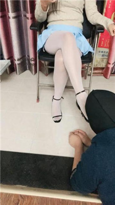 【赵奈奈】高跟凉鞋白丝踩虐 JS241210-43