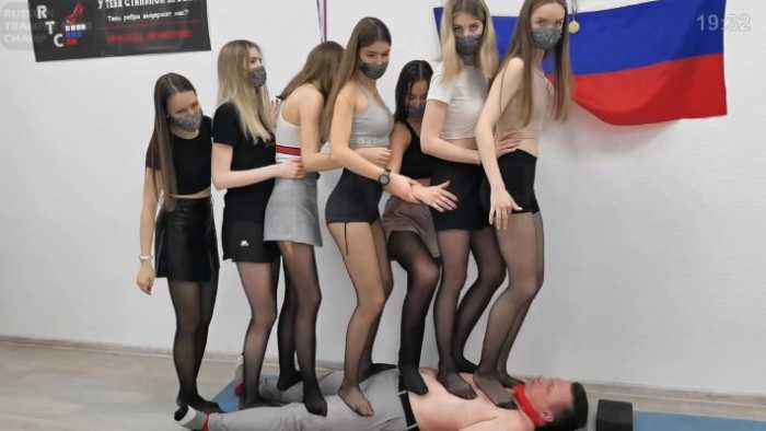 1小时莫斯科女神团8人黑丝群踩！皮靴高跟原味脚,坐脸踩脸玩呼啦圈bf35650