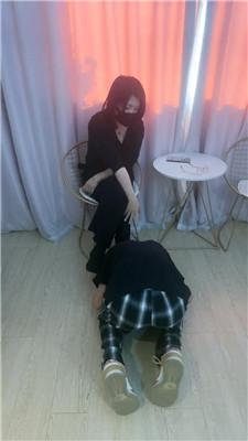 【伊潼】御姐S-强迫小奶狗舔臭脚丫 JS250114-42