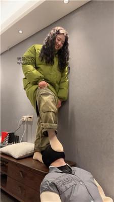 【狗哥】路边开发系列-肉丝脚捂脸/踩踏 bf50543