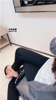 【怡宝】超美玉足捂脸窒息 bf51613