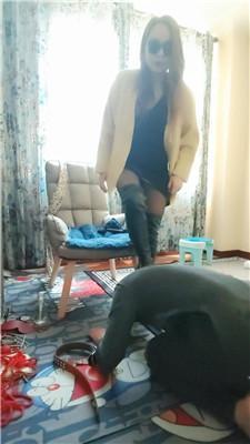 【平凡】鞭打-长靴黑丝玩虐 JS250403-27