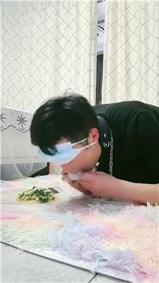 【鱼主】下跪脚下喂食羞辱 JS250404-5