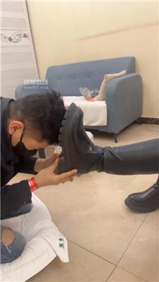 【00后情侣】脏长靴踩踏-抽耳光-舔脏鞋 JS250524-8