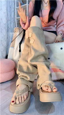 【苒苒】爬进来    250527-21