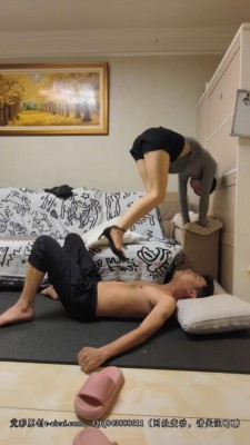 安安全体重高跟踩脸 YC-250603-3