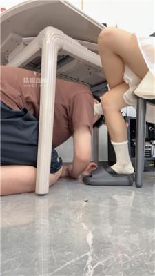 【醒醒】脚喂食-闻臭鞋-脚丫恋足舔 bf54852