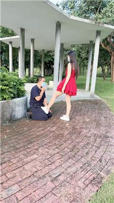 【嘉妮】户外-脏小白鞋闻舔-骑马骑脖 JS250703-7