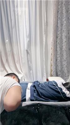 【甜音】学生主白袜脚踩继父 JS250730-19