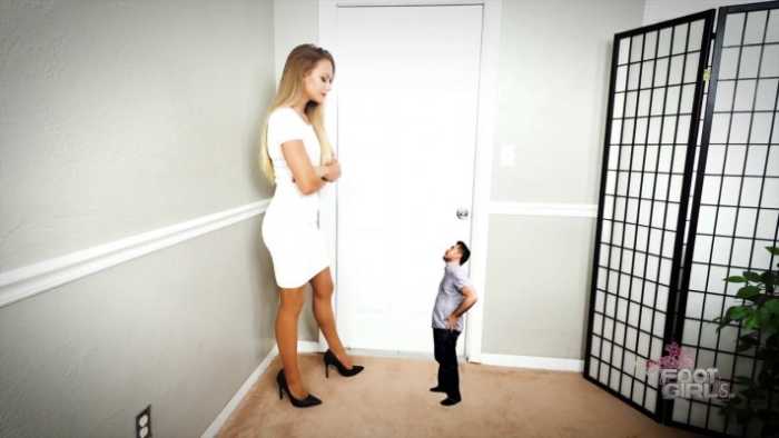 POV-变成小侏儒被美女高跟肉丝脚碾踩成肉泥 JS250810~1