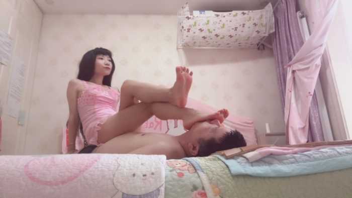 【兔粉粉】诱惑式闻脚 YC-250804-2