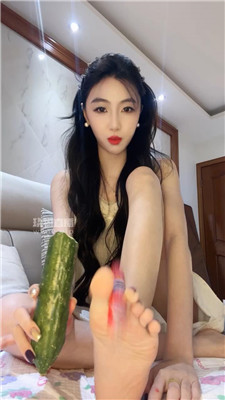 【凉子】你是香肠还是黄瓜    250816-11