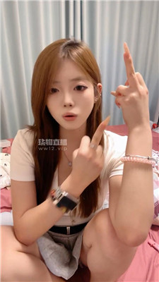 【七七】裸足贴屏寸止    250820-15