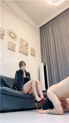 【楚楚】拴狗链-美腿踩贱奴 JS250826-35