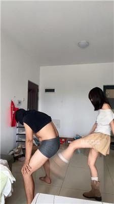 【知恩】靴子白袜踢踹贱奴 JS251012-4