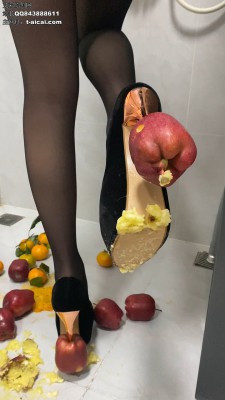 【雅泫】超高跟水果狗粮盛宴 YC-251017