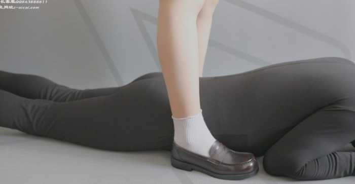 【七七】健身系列-全体重平板撑、仰卧起坐挑战/JK鞋/白袜 YC-251023-2