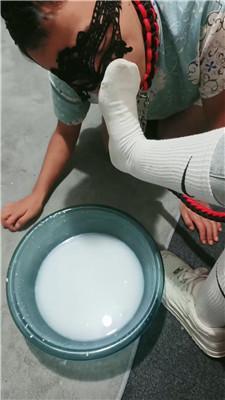 【娜S】狗嘴伺候-赏赐喝洗脚奶 JS251024-34